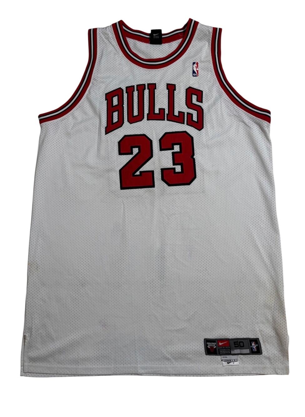 Vintage Nike Michael Jordan #23 Chicago Bulls NBA Authentics Jersey – Size 50